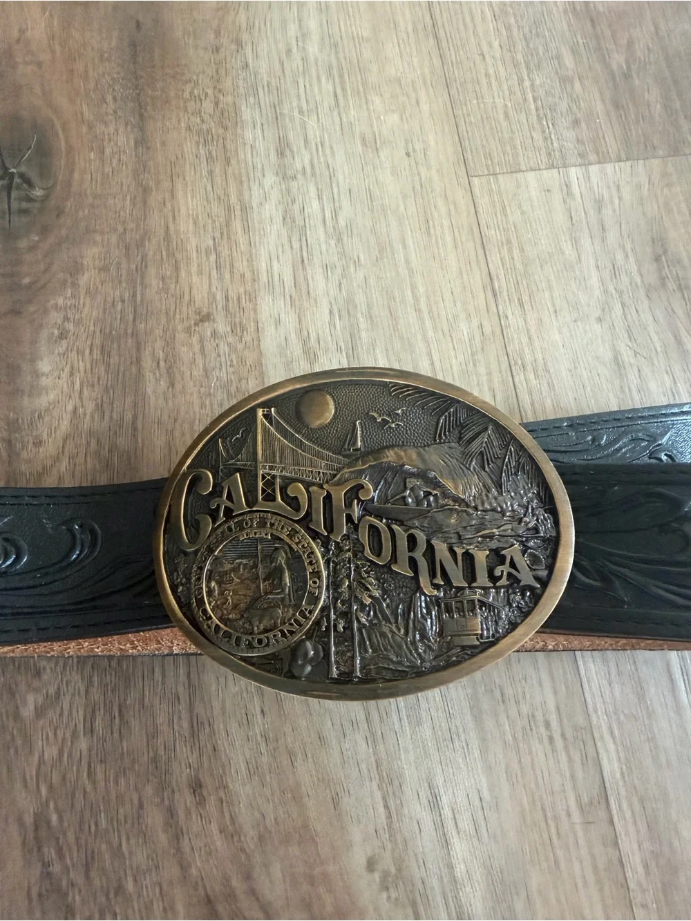 Tony lama Montana Silversmith Tooled Leather Belt California Buckle Mens 34 NWOT